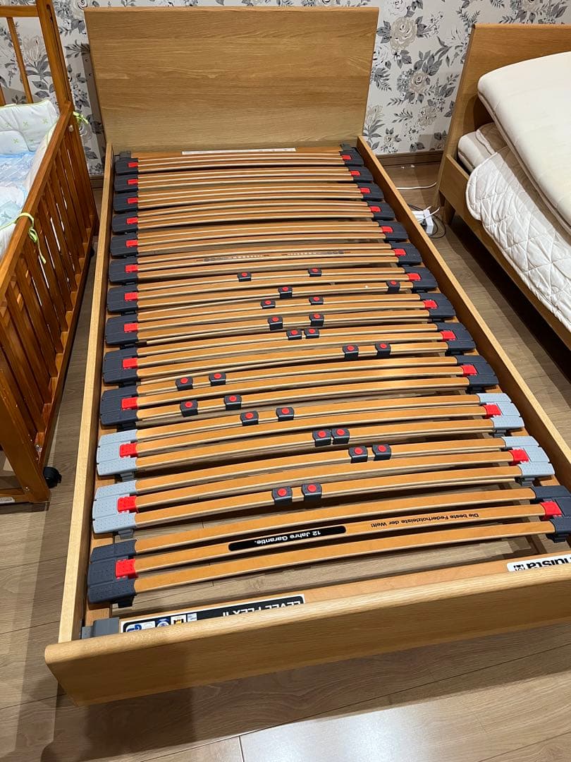 カリモク　ベッドフレーム