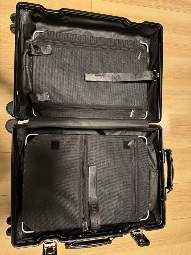 【中古】イノベーター　スーツケース　アルミ　ブラック innovator