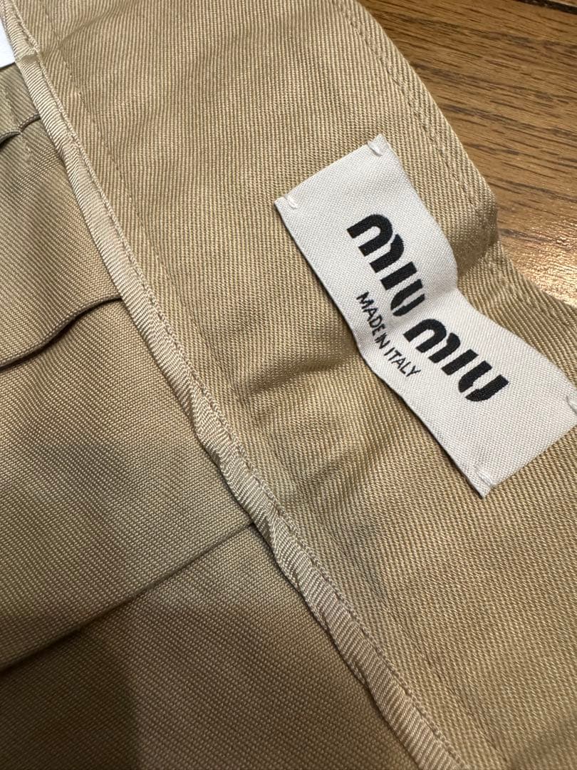 miumiu プリーツチノスカート 38