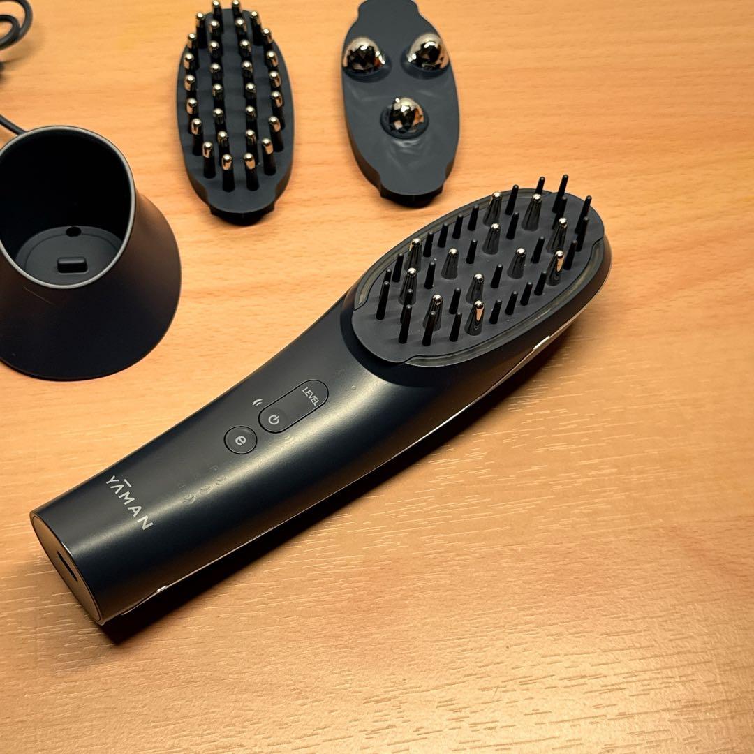 YA-MANのリフトブラシ型美顔器ハイパーフェイスリフトブラシ