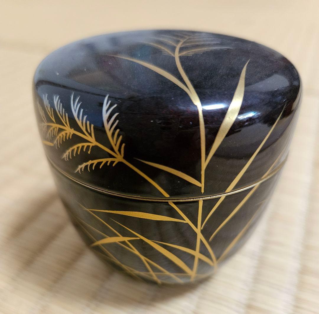 黒漆塗りの棗 すすき、兎と月の 蒔絵