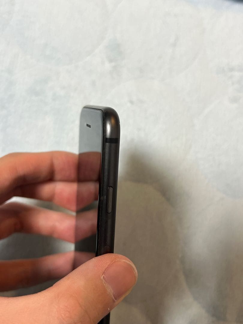 iPhone 8 スペースグレー 本体 バッテリー容量77%