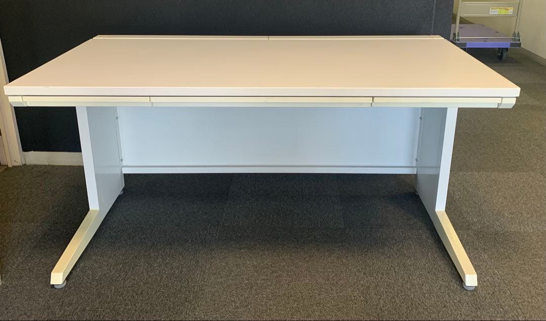 オフィスデスク／事務机　ワイドタイプ　オカムラ