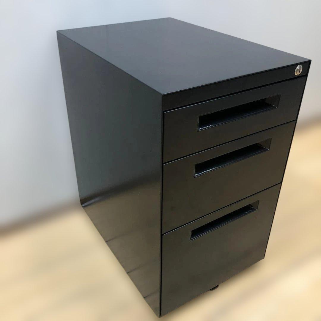 送料無料 【美品】NAIKI 鍵付きスチールワゴン 3段 　250720-5