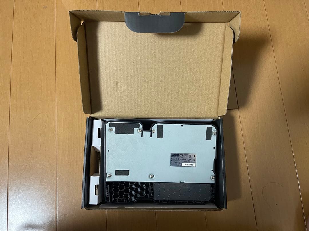 純正電源コード付き ZOOM G1XFOUR マルチエフェクター