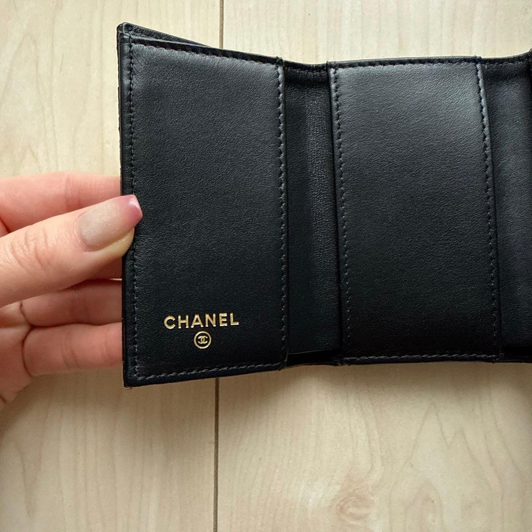 シャネル ボーイシャネル 三つ折り財布(キャビアスキン/ゴールド金具)