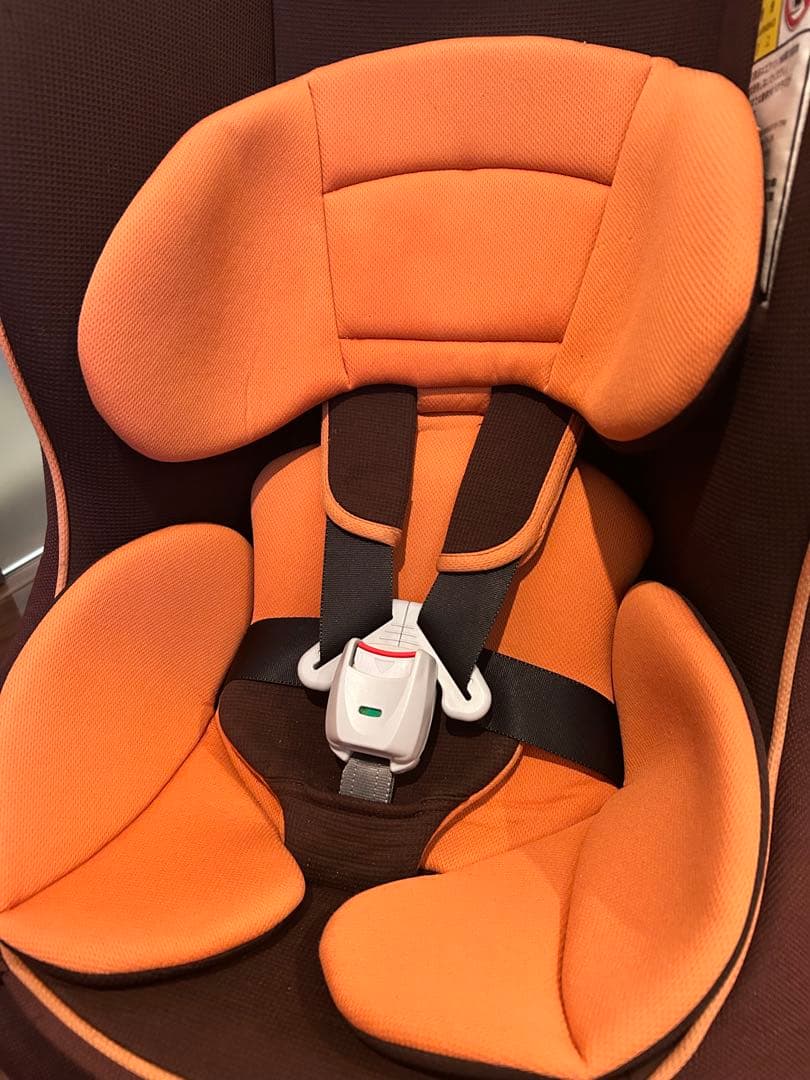 美品Combi 車用チャイルドシート オレンジ・ブラウン