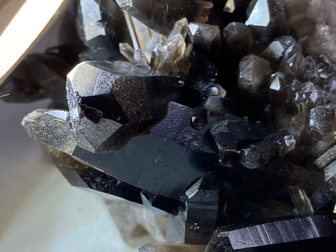 T1030-24ブラジル産水晶母岩モリオンスモーキークォーツ原石クラスター黒水晶