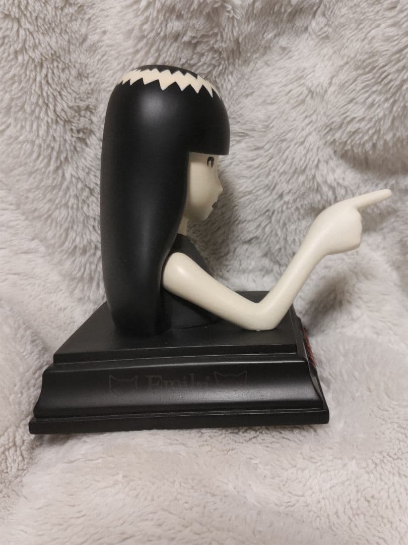 ●生産終了品 Emily the Strange フィギュア