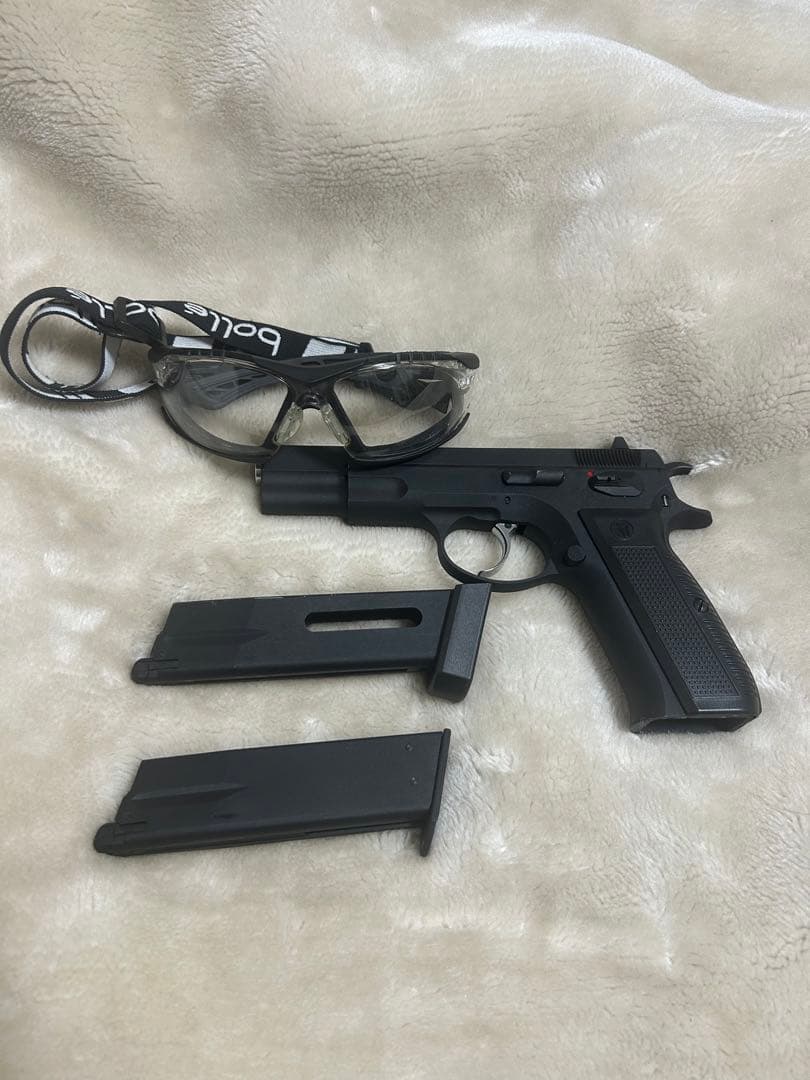 444　cz75 CO2ハンドガン