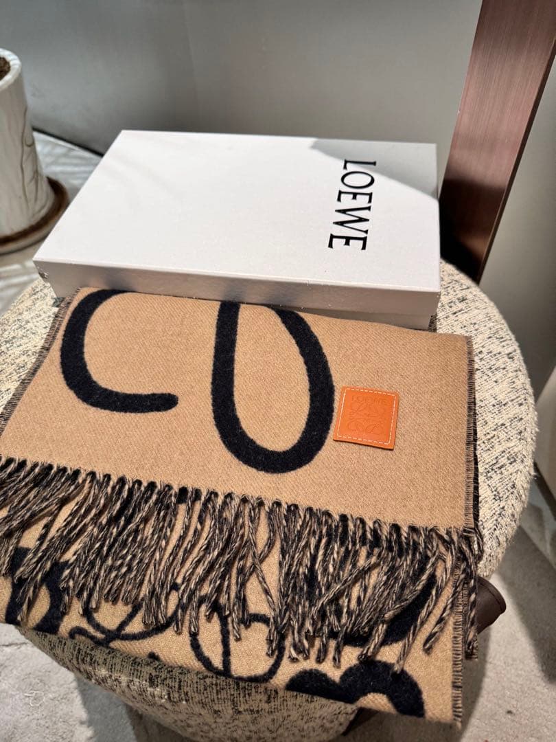 LOEWE　ロエベ　ロゴジャカード マフラー