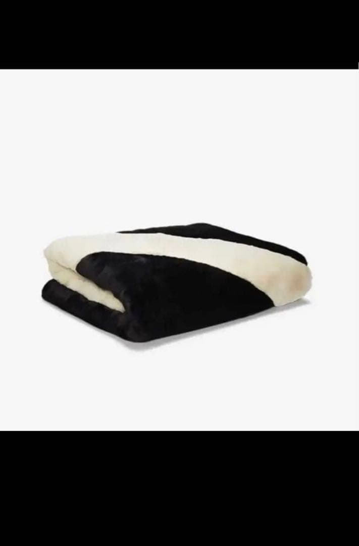 [美品] NIKE ナイキ 毛布 ブランケット 白黒