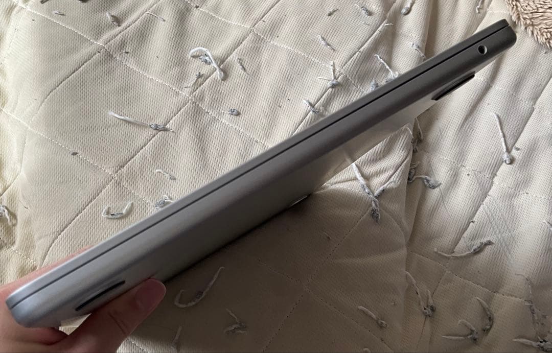 MacBook Air M2 (2022) シルバー