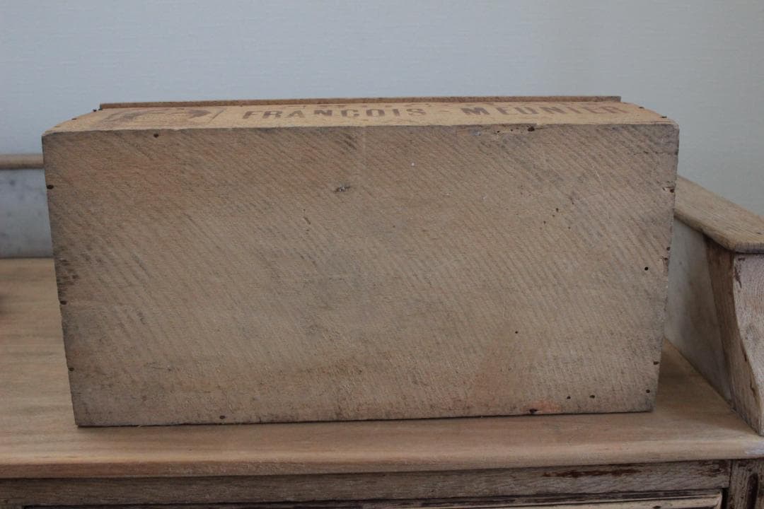 レア『ショコラ』の木箱/ドール・アンティーク・チョコレート・小物入れ