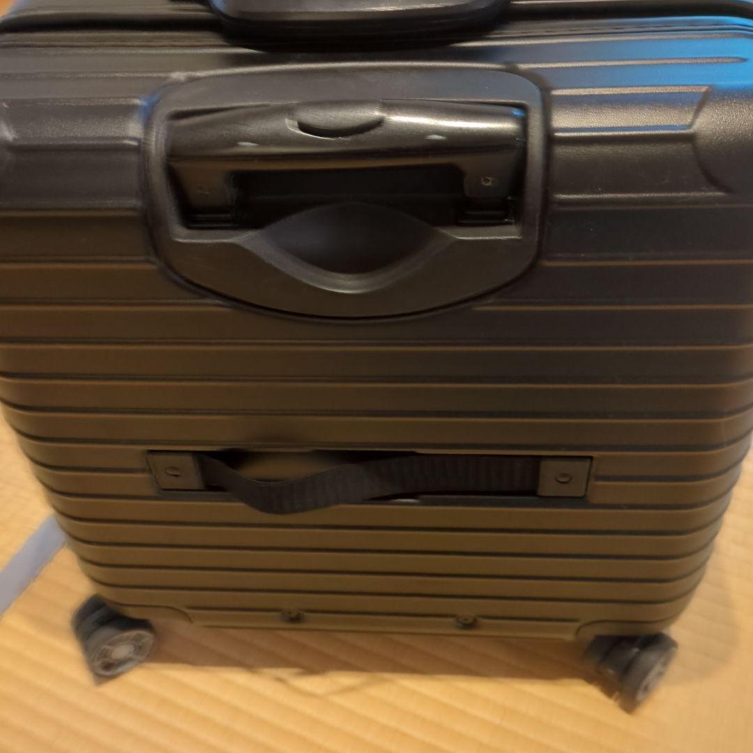 リモワ 機内持ち込み可 4輪 ビジネストロリー 23L マットブラック