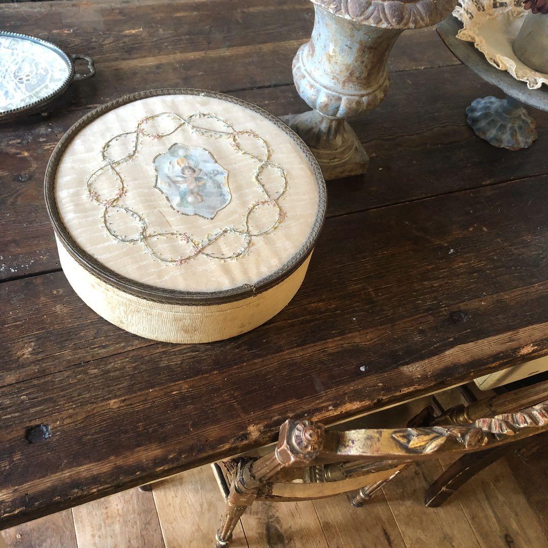 ❤️最終セール❤️フランスアンティーク　レアな1800年代後期の　天使カルトナージュ