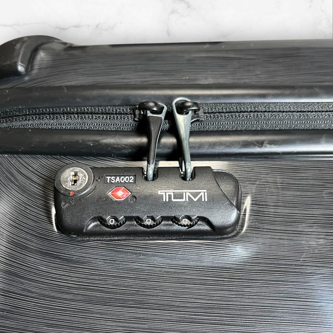 TUMI スーツケース TSAロック　機内持ち込み ブラック　28000D