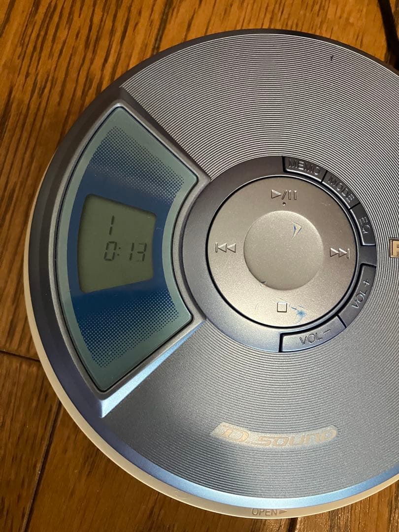 ポータブルCDプレーヤー　Panasonic SL-CT352