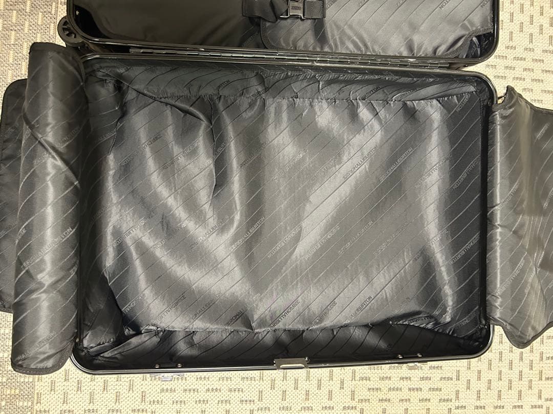 ゼロハリバートン アルミ 4輪 TSAロック ブラック