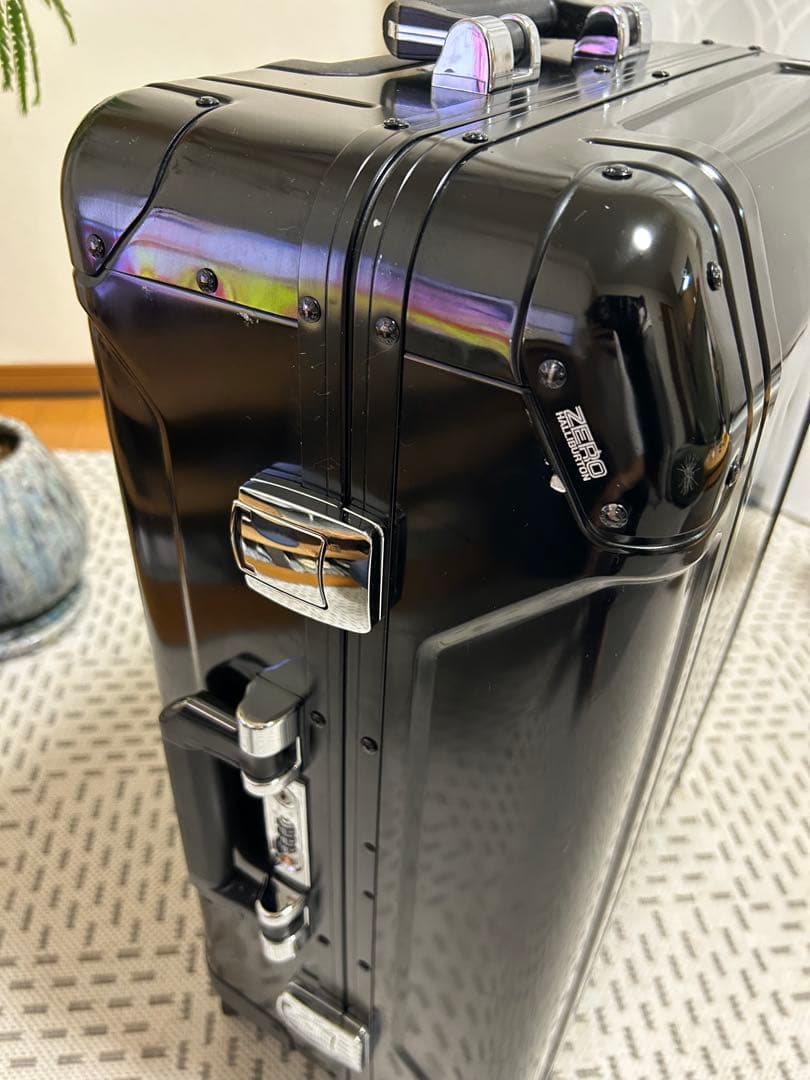 ゼロハリバートン アルミ 4輪 TSAロック ブラック