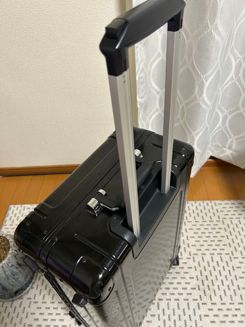 ゼロハリバートン アルミ 4輪 TSAロック ブラック