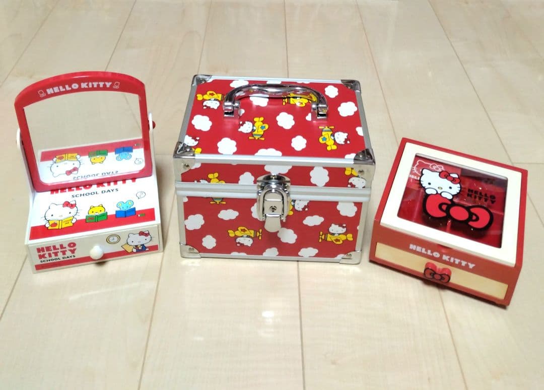 ハローキティ コスメボックス ミニドレッサー オルゴールジュエリーボックス