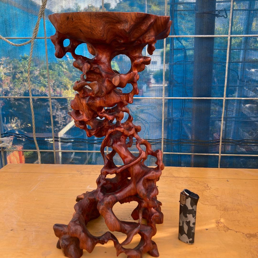 抽象的な木製装飾品 (燭)