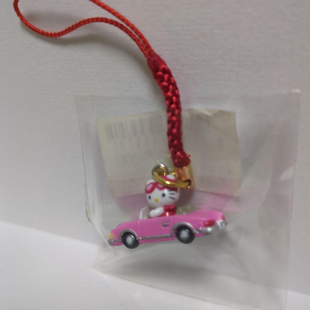 サンリオ　ハローキティ　根付け　ピンクのスポーツカー