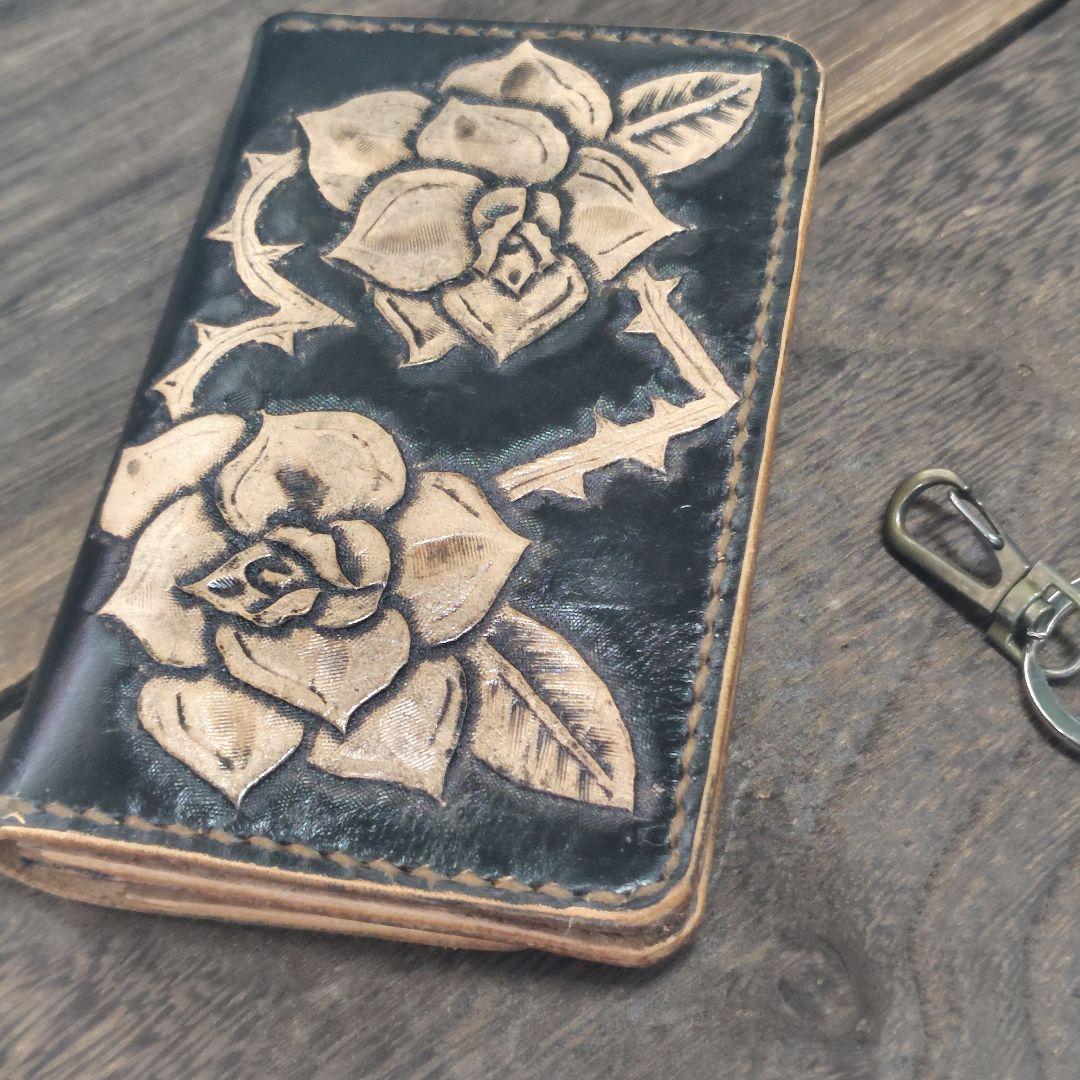 ミドルサイズ トラッカーウォレット 黒×ムラ茶 バラのハート(76)