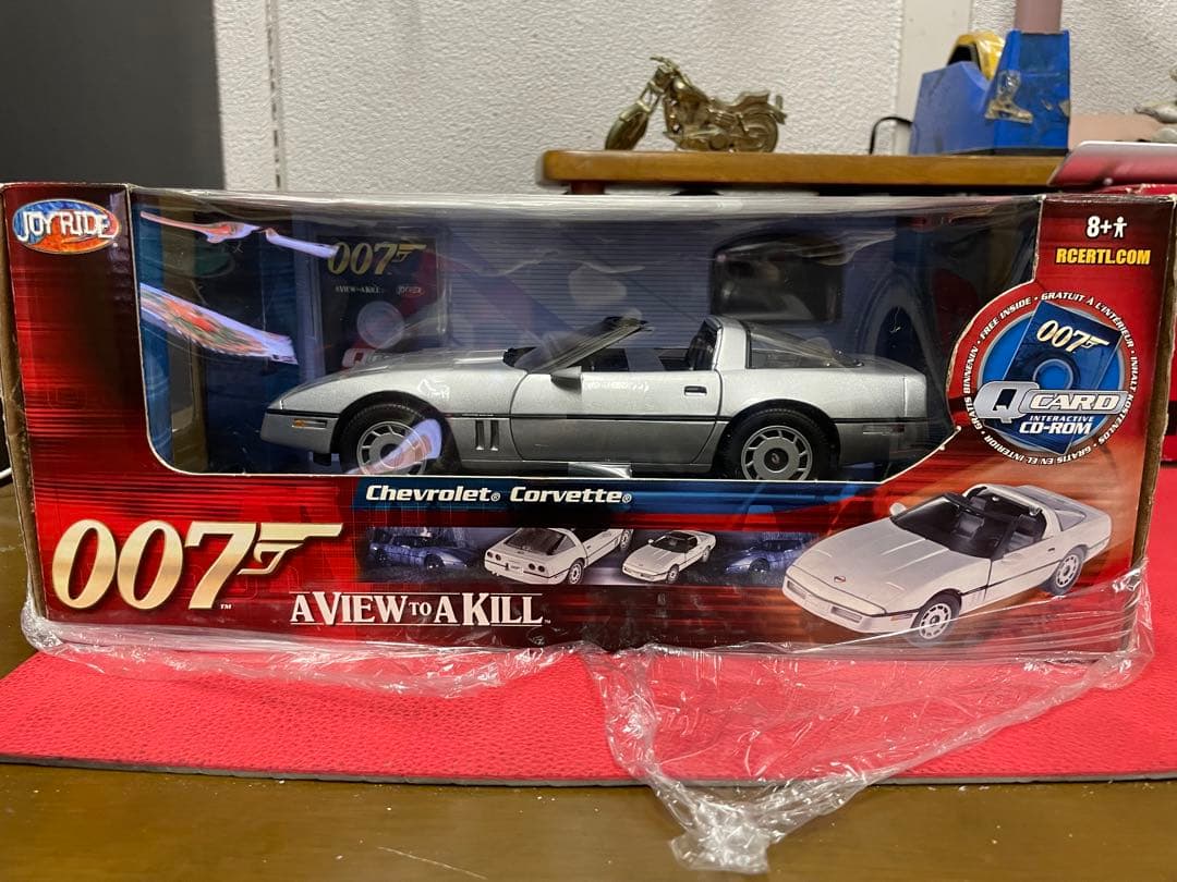 007ボンドカー　　シボレー　コルベット