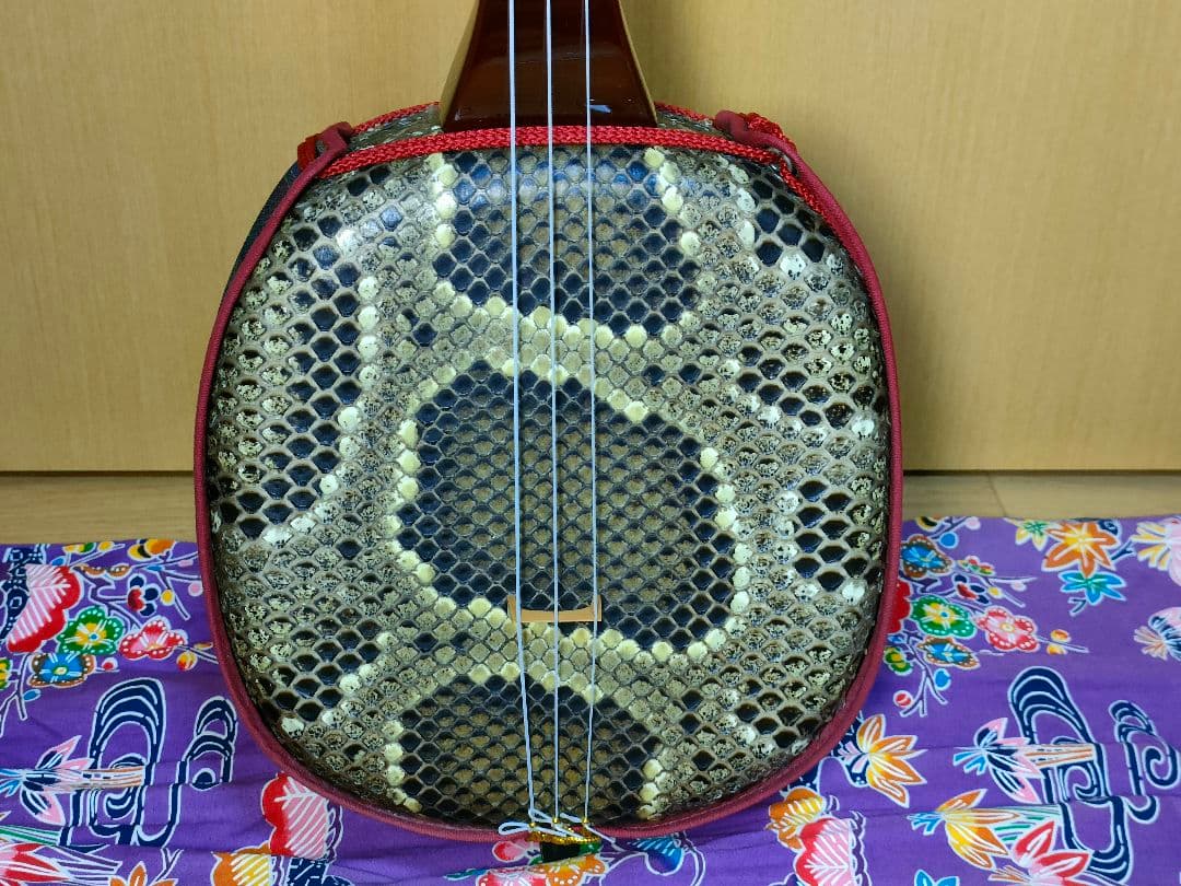 真壁型 ボルドー沖縄三線セット 両面本皮強化二重張り 琉球 三味線