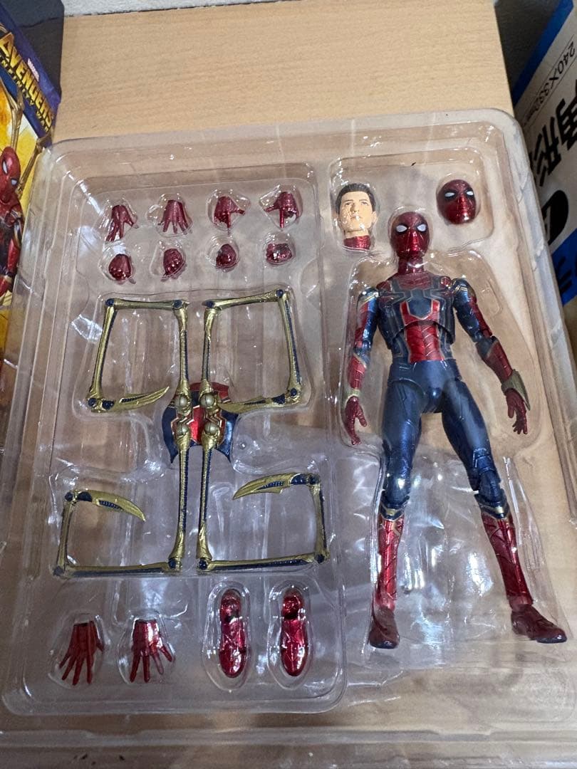 MAFEX アベンジャーズ インフィニティ・ウォー アイアン・スパイダー