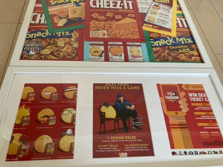 アート　CHEEZ-IT 2枚