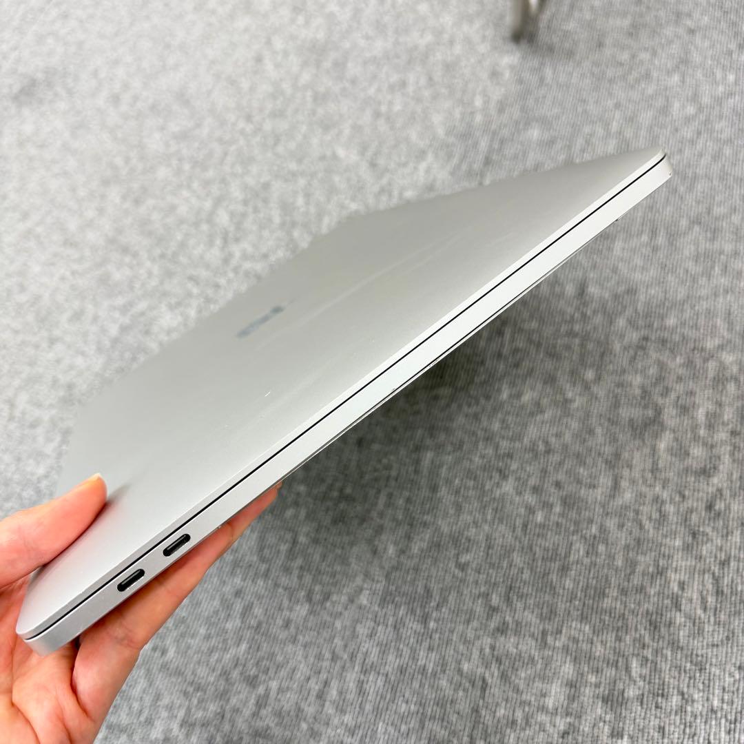 MacBook Pro 16インチ2019 16GB / 512GB シルバー