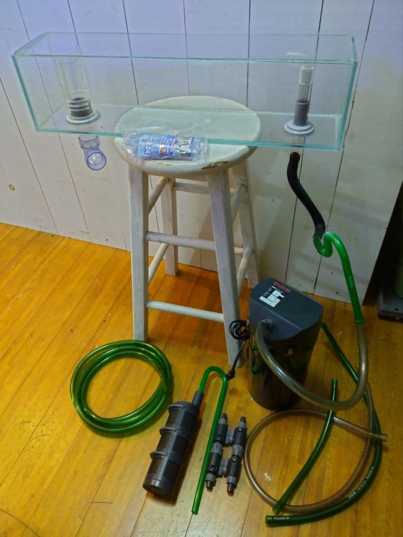 【今週限定値下げ】60センチオーバーフローガラス水槽 とエーハイム2213