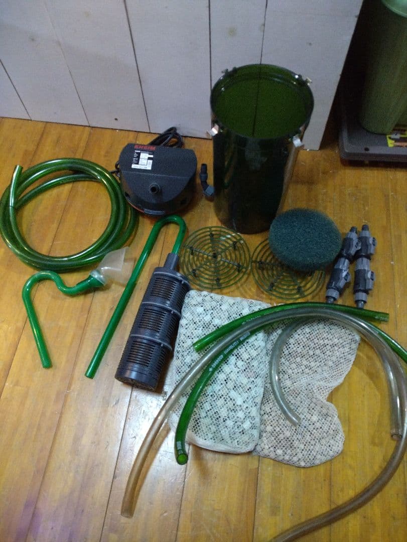 【今週限定値下げ】60センチオーバーフローガラス水槽 とエーハイム2213