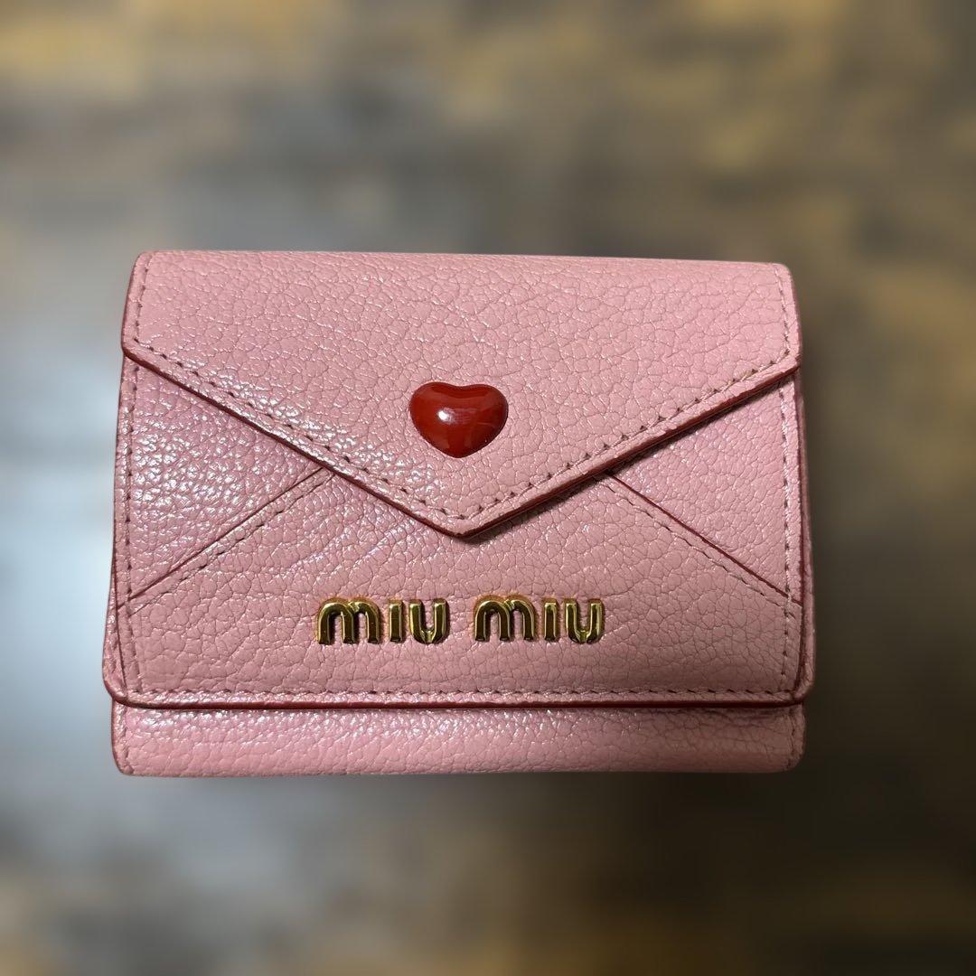 【美品】miu miu マドラス ラブレター ピンク 三つ折り財布 コンパクト