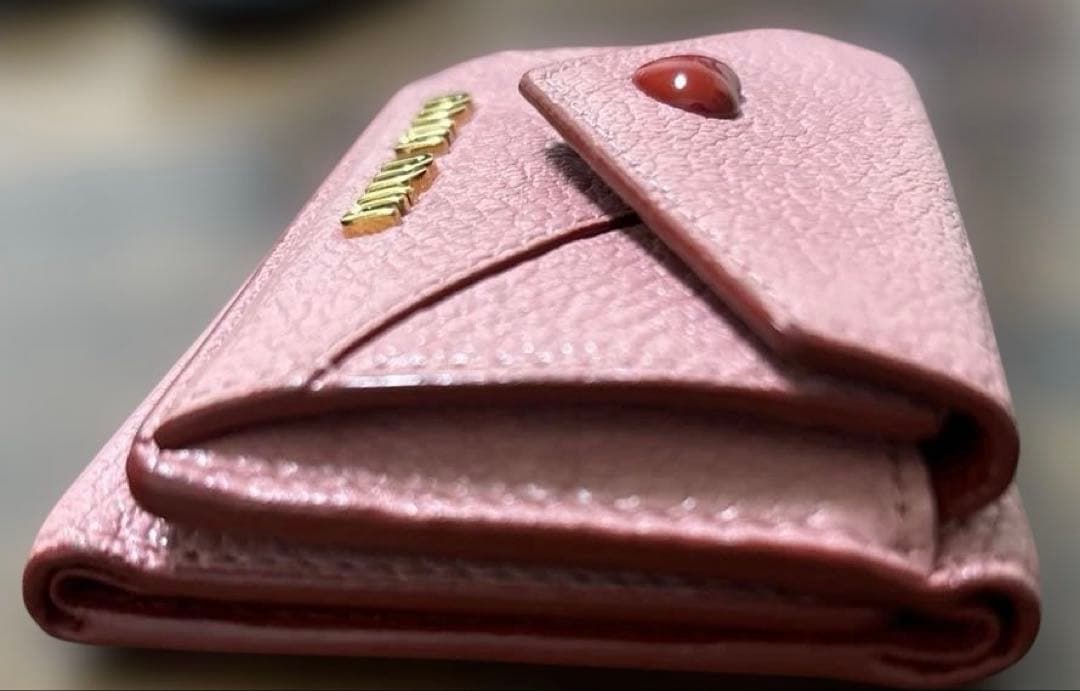 【美品】miu miu マドラス ラブレター ピンク 三つ折り財布 コンパクト