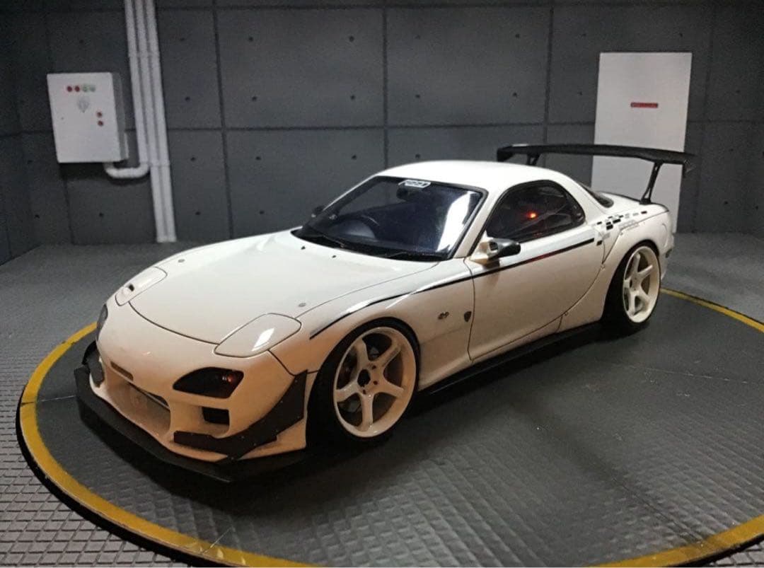 イグニッションモデル 1/18 FEED RX-7 (FD3S) White