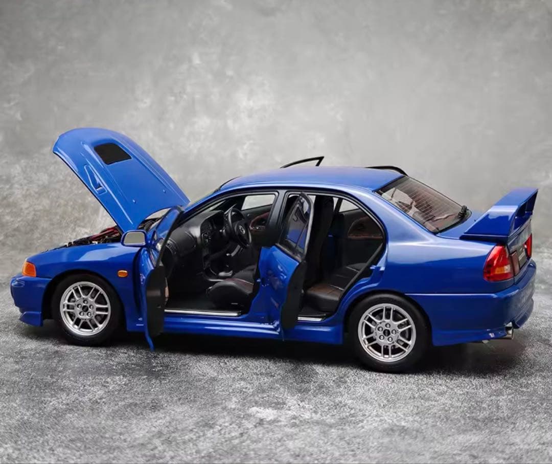 1:18 Mitsubishi Lancer Evolution IVミニカー