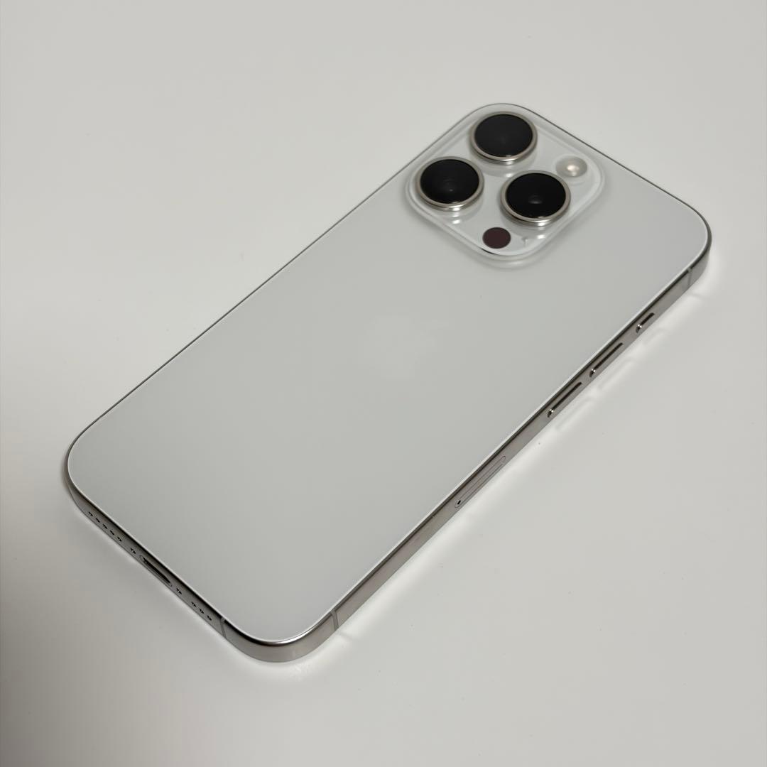 iPhone 15 Pro 256GB ホワイト