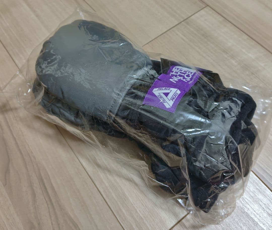 即発送 PALACE THE NORTH FACE DOWN GLOVE グレー