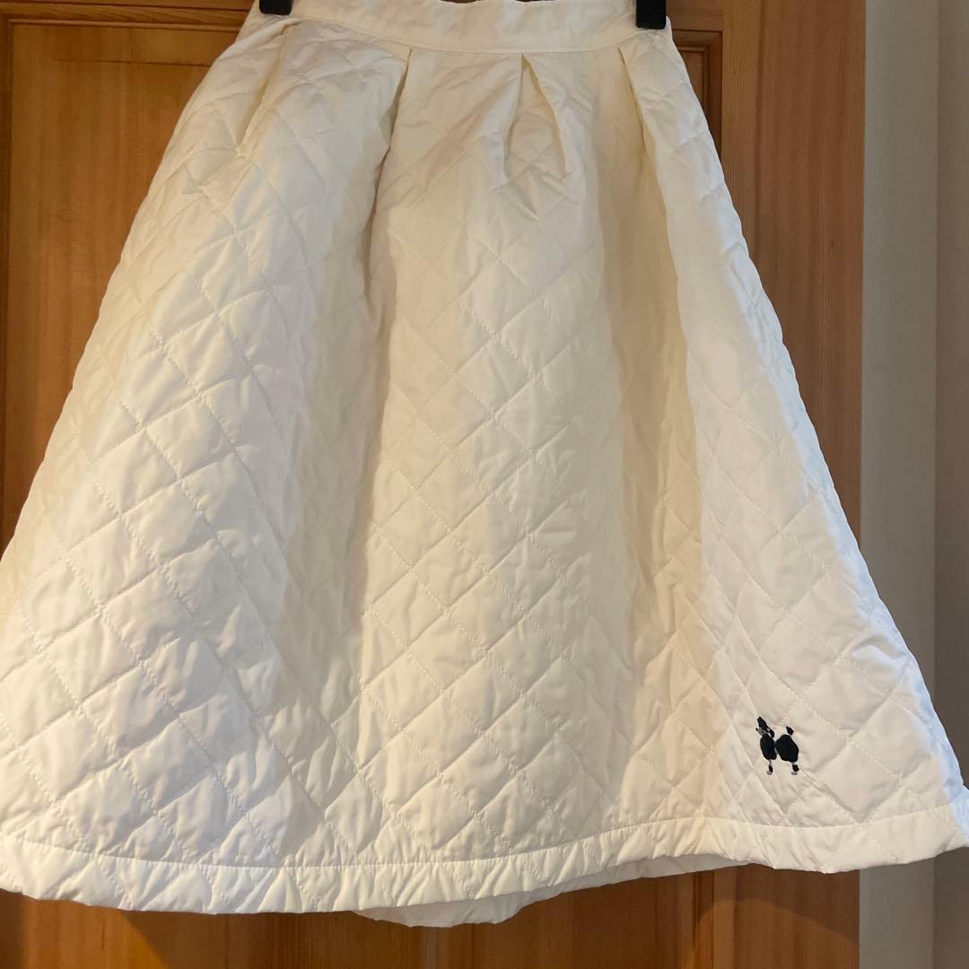 ほぼ未使用 familiar アイボリーキルティングスカート 150cm