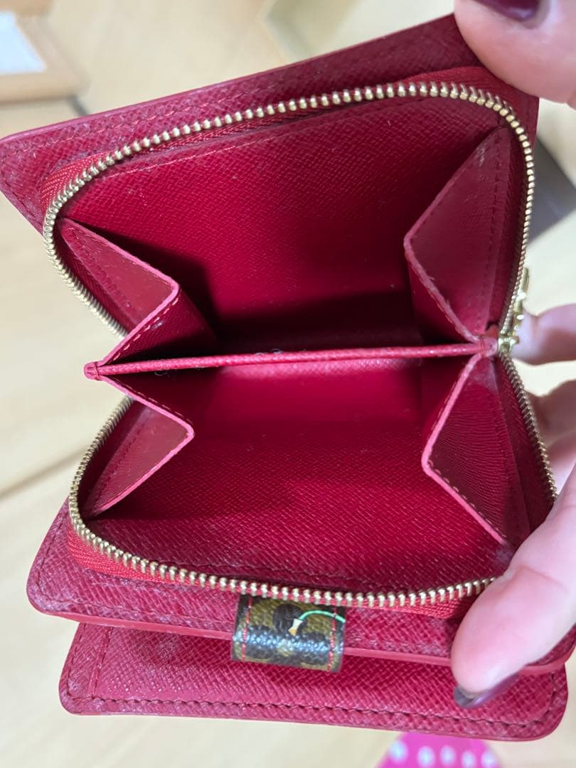 チェリー 二つ折り財布