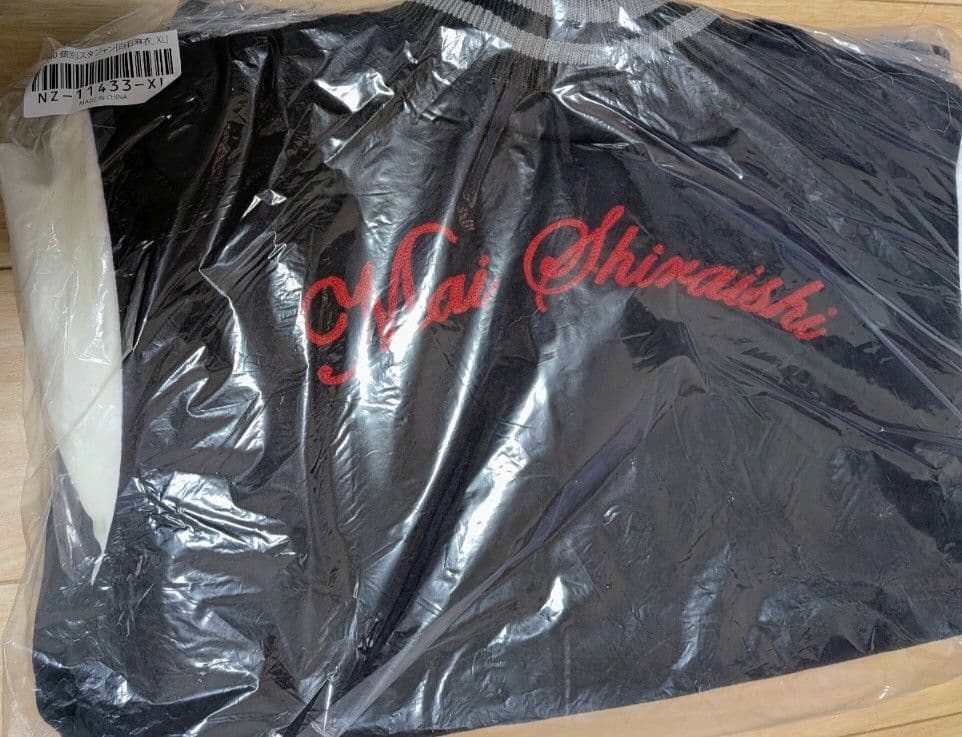 Mai Shiraishi Tシャツ 黒・白　白石麻衣