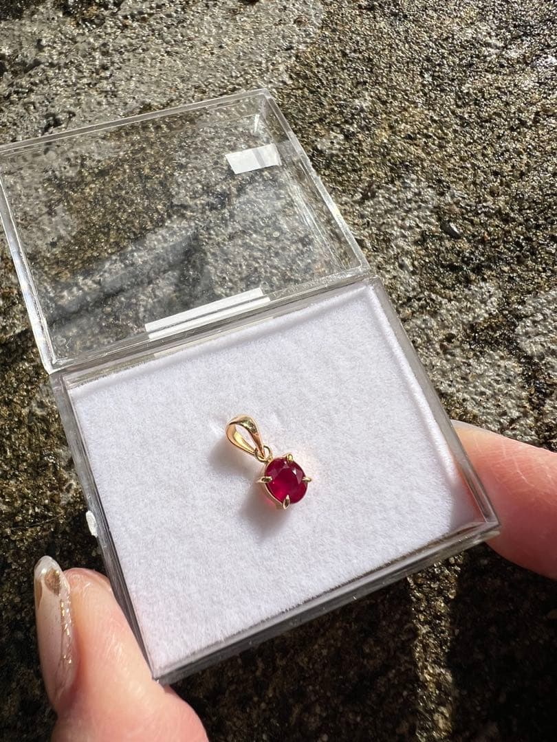 ルビーk18ペンダントトップ