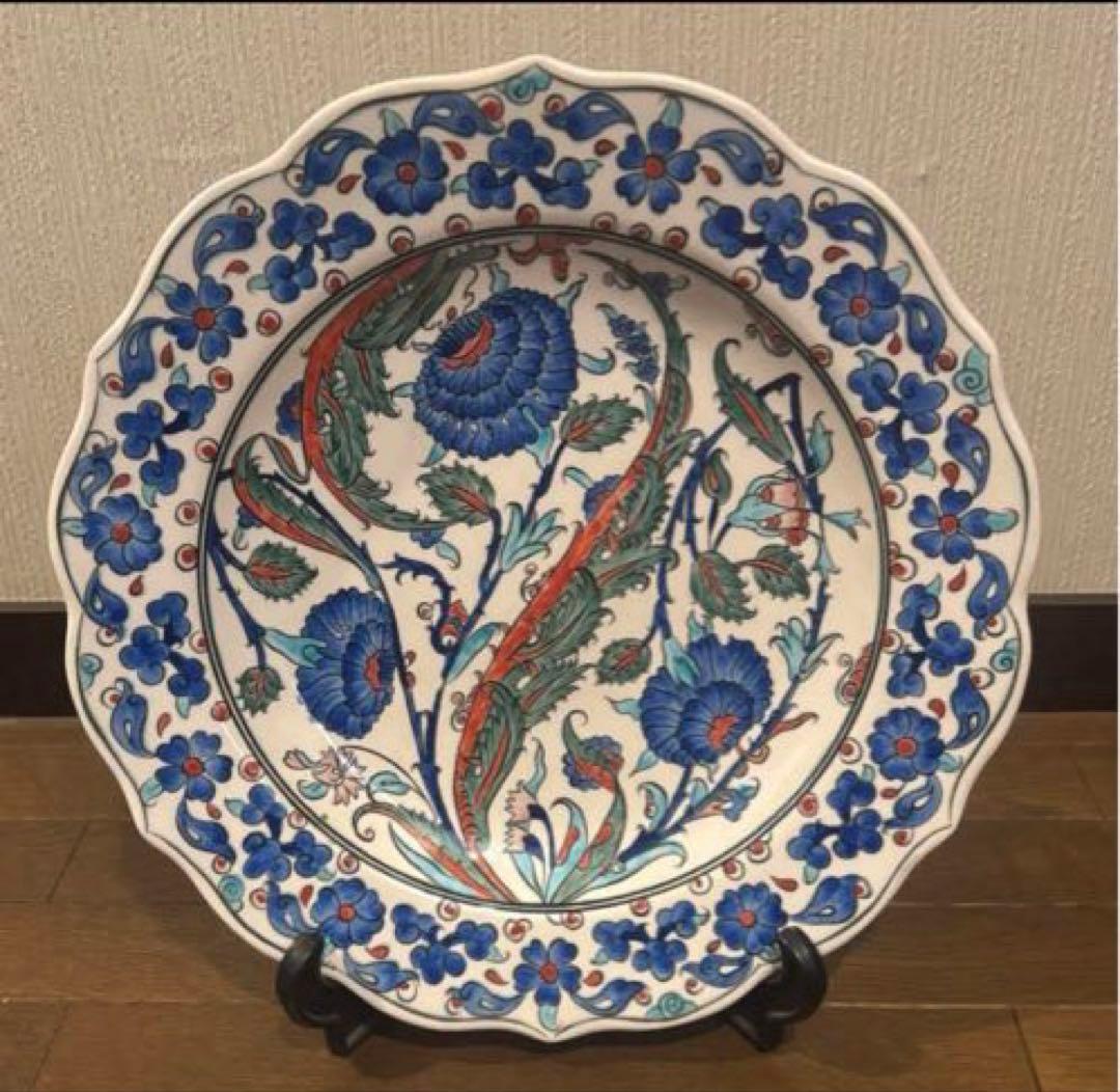 青い花の装飾陶器皿直径31㎝　陶器 トルコ キュタフヤ陶器　絵皿　ハンドメイド