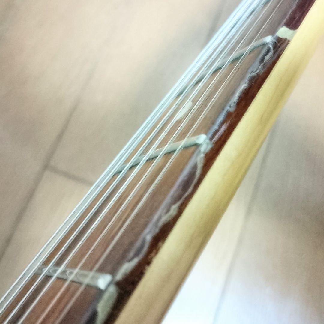 Mavis　ストラトキャスタータイプ　エレキギター　弦は新品に交換済み！