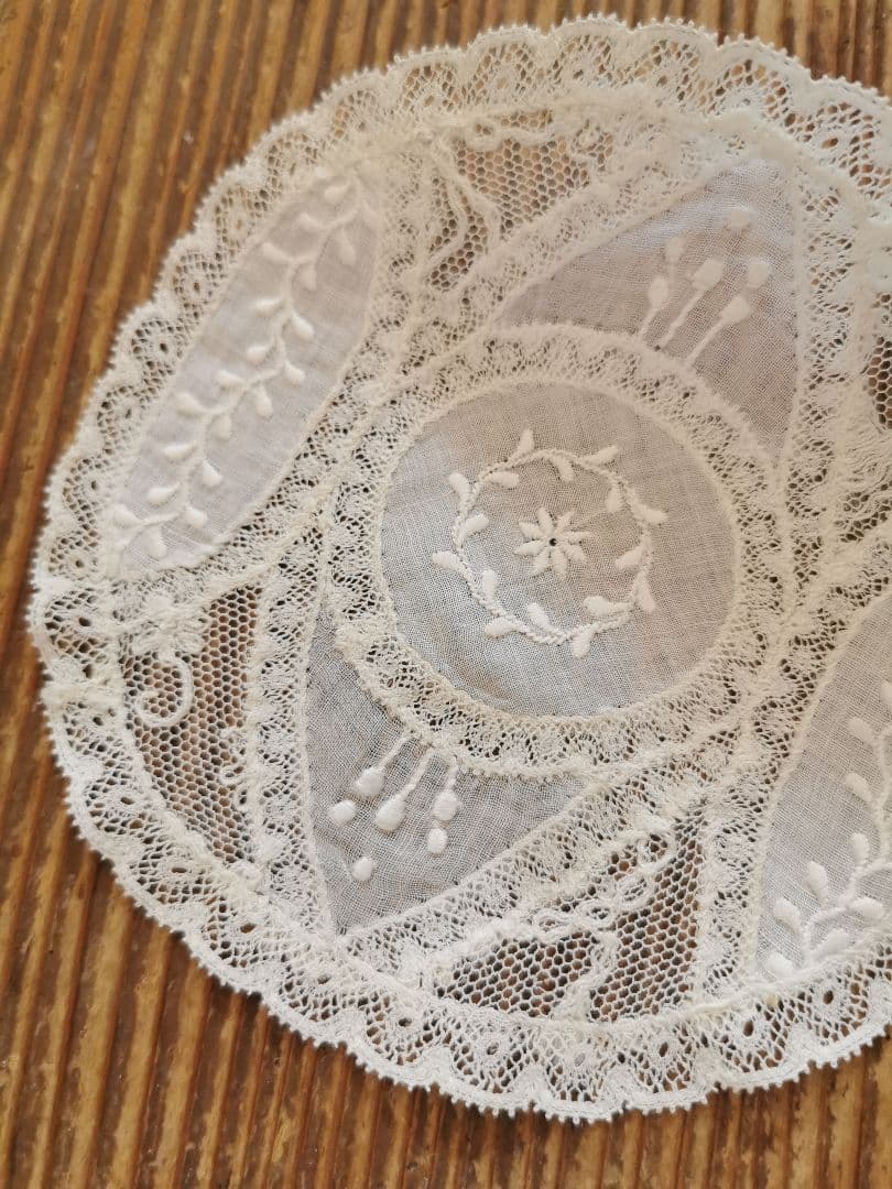 アンティーク ノルマンディーレース 小さなドイリー フランス エンブロイダリー
