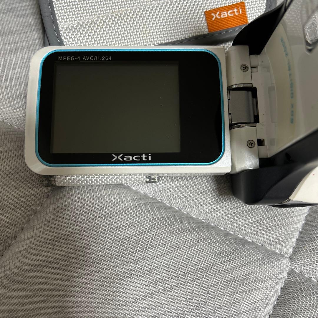 SANYO Xacti CA65 デジタルムービーカメラ　DMX-CA65（W）